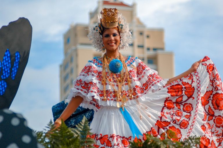 La Pollera En Panam Lacabanga